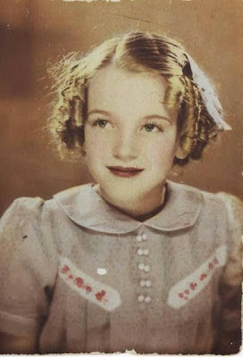 Description: http://3.bp.blogspot.com/-wcLx_qHt84I/UpvqlR9V6uI/AAAAAAAAIos/t_UpuofCv4Y/s1600/marilyn+monroe+1933.jpg